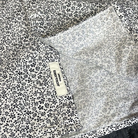 Mens small button SS shirt - Picture 5 of 5